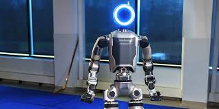 Boston Dynamics’ “New Atlas”